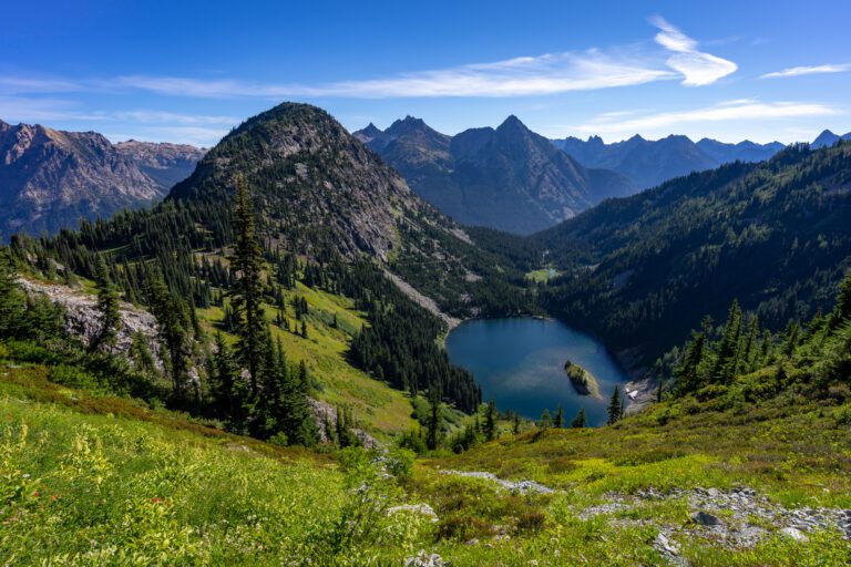 Hiking in Washington State: The 16 Best Hikes in Washington