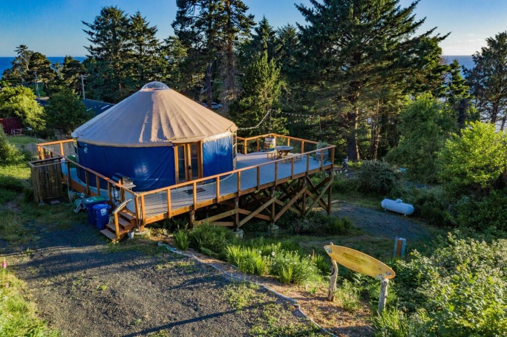 Glamping In Oregon: 23 Perfect Glamping Getaways To Book Now