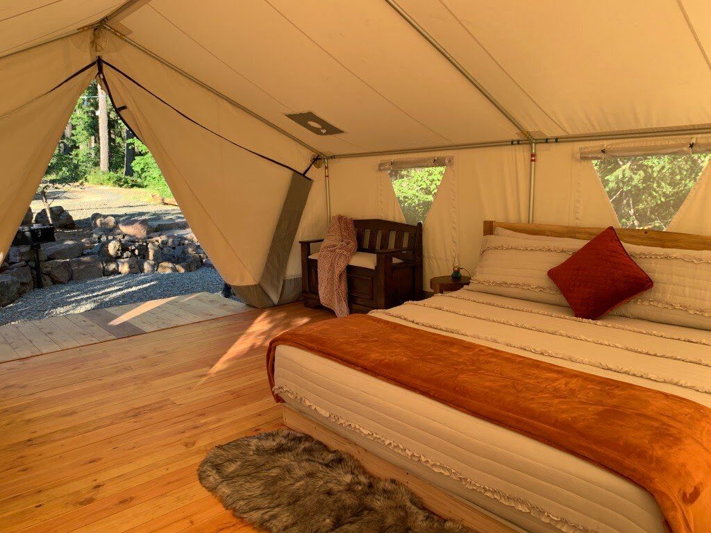 Glamping in Oregon: 23 Perfect Glamping Getaways to Book Now