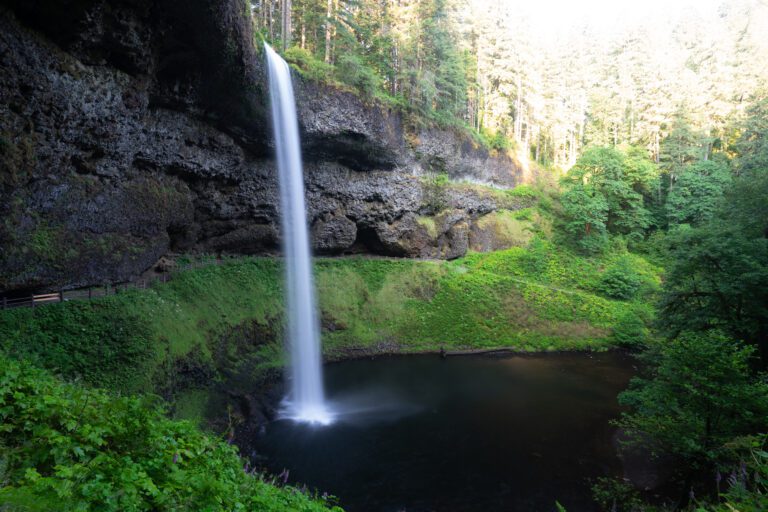 15 Spectacular Waterfalls In Oregon To Explore Now