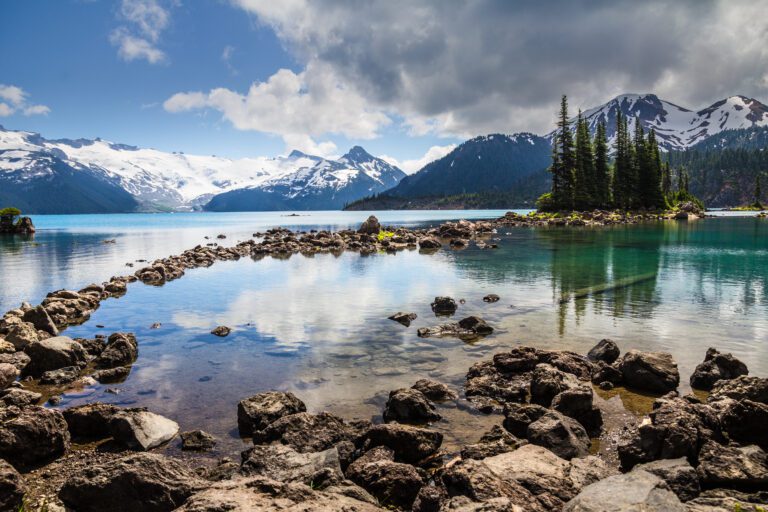 The 15 Best Hikes near Vancouver, B.C.: A Complete Guide